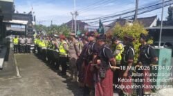 Sinergi Tanpa Batas! Kapolsek Bebandem Pimpin Apel Kesiapan Pengamanan Malam Pengerupukan Saka 1948