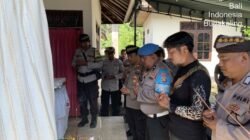 Wujud Empati, Kapolsek Bebandem Pimpin Personel Melayat ke Rumah Duka Orang Tua Anggotanya