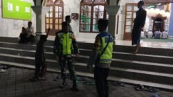 Polsek Sidemen Berikan Pengamanan Malam Takbiran di beberapa Titik di Wilkum Polsek Sidemen