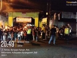 Jaga Kodusifitas Gema Takbir di Bebandem, Personil Polsek Bebandem Kawal Pawai Obor hingga Penyaluran Zakat Fitrah