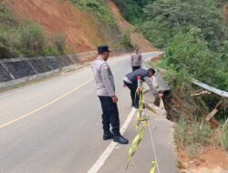 Polsek Linge Patroli Daerah Rawan, Pasang Police Line di Lokasi Jalan Amblas dan Longsor
