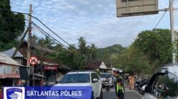 Satlantas Polres Karangasem Berikan Himbauan kepada Sopir Truk, untuk Tidak Parkir Sembarangan di Kawasan Obyek Wisata Candidasa