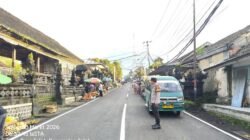 Pastikan Kelancaran Arus Lalulintas, Personil Polsek Selat Laksanakan Gatur Lalin Pagi di Depan Mako