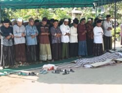 Personel Polsek Peureulak Ikut Fardhu Kifayah Korban Tenggelam