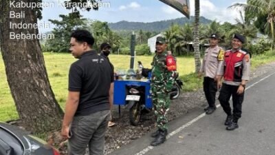 Perkuat Sinergitas TNI-Polri, Polsek Bebandem Gelar Patroli Terpadu Sasar Objek Vital dan Pusat Aktivitas Warga