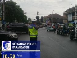 Rutinitas Pos Sore Satlantas Polres Karangasem Lakukwn Gatur Lalin di Pasar Senggol Jalan Gajah Mada Amlapura