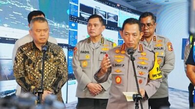 Tinjau Jasa Marga Command Center, Kapolri Pastikan Penanganan Arus Balik Berjalan Lancar dan Aman
