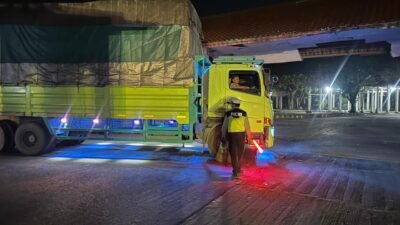 Polsek Sukarami Intensif kan Pengawasan Kendaraan Berat,Arus Balik di Palembang Tetap Lancar
