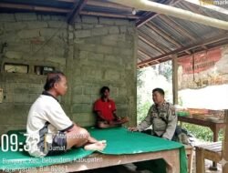 Serap Keluh Kesah dan Aspirasi Warga Binaan, Bhabinkamtibmas Desa Bungaya Gelar Jum’at Curhat Sampaikan Pesan Kamtibmas