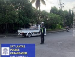 Cegah Laka Lantas, Unit Turjawali Sat Lantas Lakukan Pengaturan dan Penjagaan di Pos 3 Patung Salak Jasri