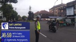 Cegah Laka Lantas, Satlantas Polres Karangasem Atensi Pos Sore dan  Gatur Lalin di Pasar Senggol Jalan Gajah Mada Amlapura
