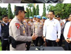 Kapolda Sulsel Sambut Kepulangan Brimob dari Aceh, Sekaligus Cek Senpi Serentak di Mapolda