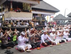 Mohon Do’a Restu dan Keselamatan Awali Pengamanan IBTK 2026, Kapolres Karangasem Melaksanakan Persembahyangan di Pura Agung Besakih