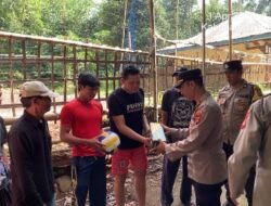 Dukung Kegiatan Positif Remaja, Kapolsek Bebandem Serahkan Sarana Olahraga di Dusun Tihingan Kangin
