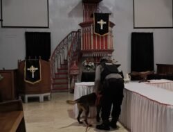 Polisi Sterilisasi Gereja di Probolinggo Kota Jelang Paskah, Libatkan Unit K9