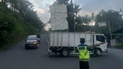 Personil Polsek Rendang Berikan Pengamanan Pengaturan Arus Lalu Lintas, Karya IBTK Pura Besakih Tahun 2026