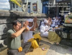 Peringati Hari Raya Saraswati,  Personel Polsek Bebandem Gelar Persembahyangan Bersama 