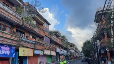 Satlantas Polres Karangasem Atensi Pos Sore dan Gatur Lalin, di Pasar Senggol Jalan Gajah Mada Amlapura