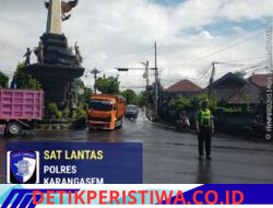Pastikan Kelancaran Arus Lalu Lintas, Personil Lantas Lakukan Gatur Lalin di Ktl 2