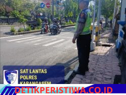 Pastikan Kelancaran Arus Lalu Lintas, Personil Lantas Melaksanakan Gatur Lalin di Ktl 2