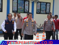 Kapolres Oku Timur Polda Sumsel Akbp Adik Listiyono,S.I.K.,M.H, Hadiri Dan Membuka Langsung Sarasehan Dan Tasyakuran Dalam Rangka Memperingati Hari Buruh Internasional Tahun 2026, Di Aula Wicaksana Laghawa Polres Oku Timur