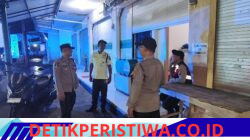 Rutinitas Polsek Selat Gelar Blue Light Patrol, Sambangi Warga, Berikan Pesan Kamtibmas