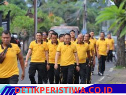 Jaga Kebugaran Personel, Wakapolres Karangasem Pimpin Olahraga Jalan Santai dan Jogging Bersama