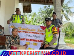 Polsek Belitang III Salurkan Sembako kepada Warga Kurang Mampu Sambut HUT Bhayangkara ke-80