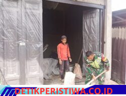 Babinsa Koramil 09/Ketol Bantu Warga Bangun Teras Rumah di Desa Kala Ketol