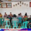 Kapolsek Mesuji Timur Bersama Anggota Melaksan Kan Mitigasi Dengan Perangkat Desa Serta Tokoh Agama Dan Tokoh Masyarakat Pasca Terjadinya Tindak Pidana Pengrusakan Dan Pembakaran Pondok Pesantren Di Desa Tanjung Mas Jaya