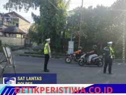 Rutinitas Unit Turjawali Sat Lantas Lakukan Gatur Lalin di Pos 3 Patung Salak Jasri