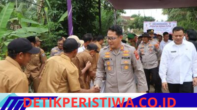 Kapolres Oku Timur Polda Sumsel AKBP Adik Listiyono,S.I.K.,M.H, HADIR Langsung Dalam Rangka Ground Breaking Peletakan Batu Pertama Pembangunan Jembatan Merah Putih Dan Giat Bantuan Sosial Di Desa Rawa Sari Bp Bangsa Raja