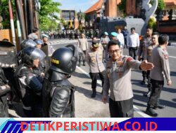 Tingkatkan Kesiapsiagaan Personel, Polda Bali Laksanakan Sispam Mako Guna Melatih Respon Personel Dalam Menghadapi Situasi Darurat