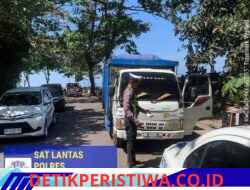 Cegah Lakalantas, Satlantas Polres Karangasem Berikan Himbauan Tidak Parkir Truk Sembarangan di Kawasan Obyek Wisata Candidasa