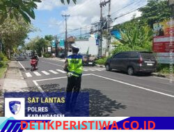 Utamakan Keselamatan Kalangan Pelajar, Satlantas Polres Karangasem Rutin Sebrangkan Siswa Siswi SMA N 1 Amlapura
