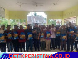 Pemko Langsa Melalui Dinas DPPKP Menyerahkan Bantuan Bibit Padi Kepada Petani