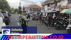 Rutinitas Pos Sore, Satlantas Polres Karangasem Lakukan Gatur Lalin di Depan Pasar Senggol Jalan Gajah Mada Amlapura