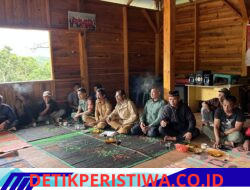 Babinsa Koramil 05/Linge Gelar Komsos Bersama Warga di Gelampang Gading