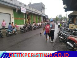 Pastikan Pelaksanaan Tugas di Lapangan Berjalan Optimal, Kanit Provos Awasi Pelaksanaan Pos PH Pagi di Sepanjang Jalan di Depan Pasar