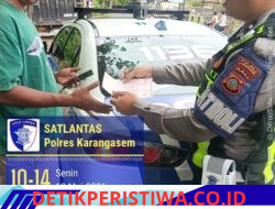 Berikan Efek Jera kepada Pelanggar, Satlantas Polres Karangasem Berlakukan Tilang Manual terhadap Sopir Truk yang  Parkir Sembarangan di Badan Jalan   