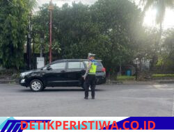 Pastikan Kelancaran Arus Lalulintas, Unit Turjawali Sat Lantas Lakukan Gatur Lalin di Pos 3 Patung Salak Jasri