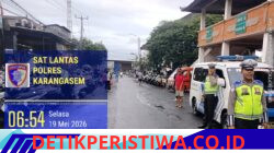 Anggota Kamsel Satuan Lalu Lintas Polres Karangasem Sosialisasikan Tertib Berlalulintas, kepada Masyarakat di Pasar Timur Amlapura 