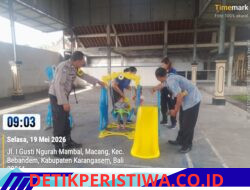 Dukung Program Pemerintah, Perbekel dan Bhabinkamtibmas Desa Macang Pantau Kegiatan Posyandu di Balai Banjar Dukuh