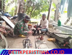 Babinsa Koramil 08/Silih Nara Bantu Warga Perbaiki Mesin Babat di Desa Paya Tampu