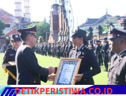 Polda Bali Berikan Penghargaan Kepada Anggota dan Satuan Kerja yang Berprestasi