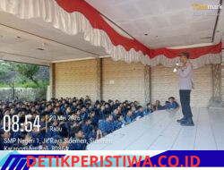 Polsek Sidemen Mensosialisasikan UU No. 22 tahun 2009 tentang Lalu Lintas dan Angkutan Jalan ( LLAJ ), kepada Sisea Siswi SMP Negeri 1 Sidemen