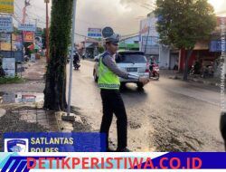 Dengan Sepenuh Hati, Anggota Lantas Polres Karangasem Lakukan PH Pagi di Depan MAN Amlapura