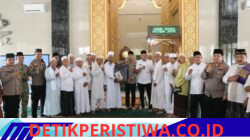 Kapolrestro Tangerang Kota Turun Langsung ke Warga, Ojol dan Pokdarkamtibmas Diberi Bantuan
