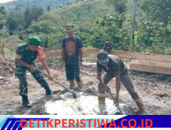 Babinsa Koramil Celala Bantu Warga Bangun Rumah di Desa Melala