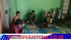 Babinsa Koramil 04/Bintang Gelar Komsos Bersama Warga Desa Jamur Konyel